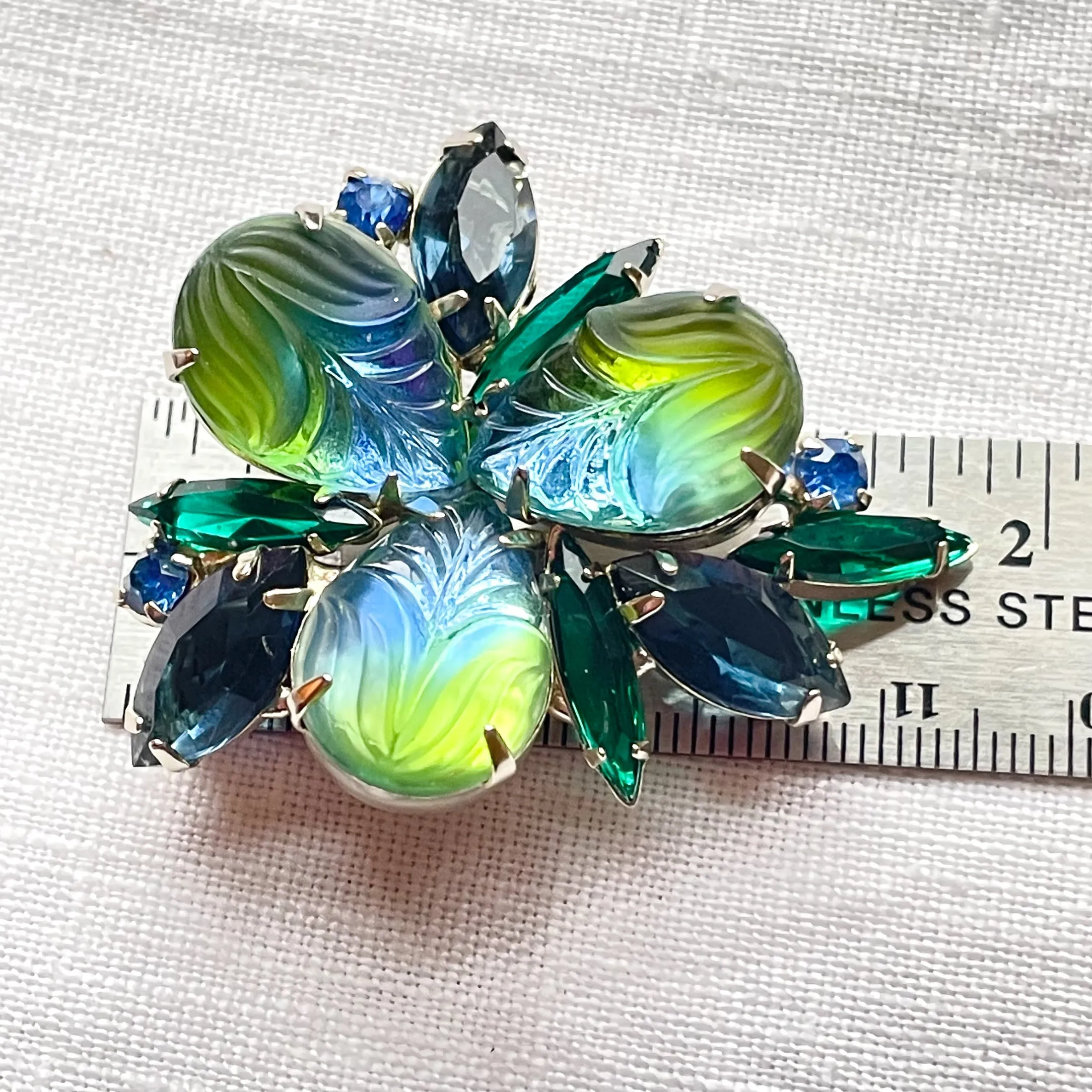 Beautiful Blue/Green Givre Art Glass Rhinestone Brooch